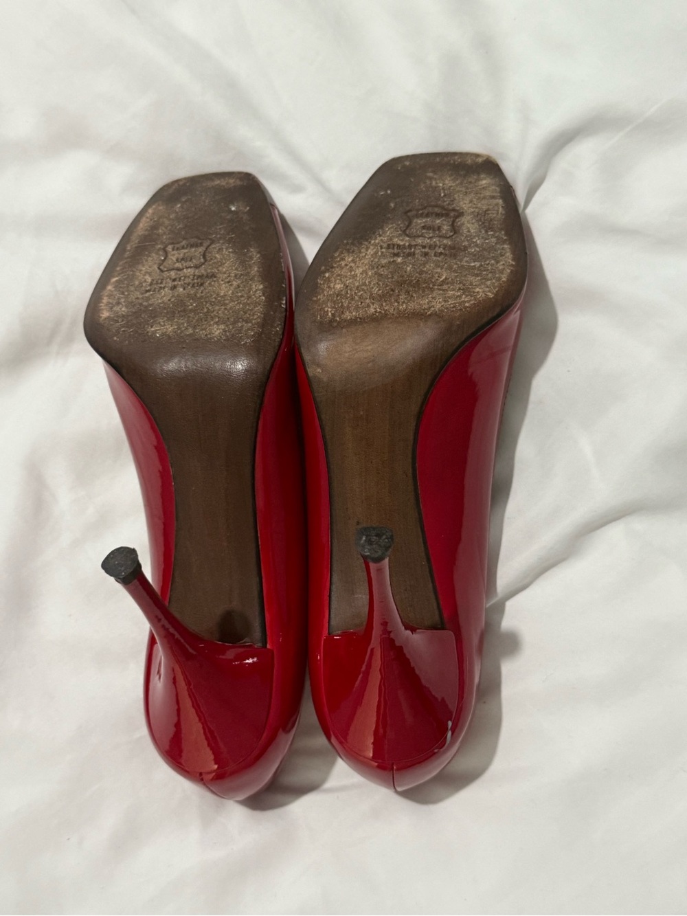 Stuart Weitzman - Red Patent Peep-Toe Mid-Heels - Picture 4 of 9
